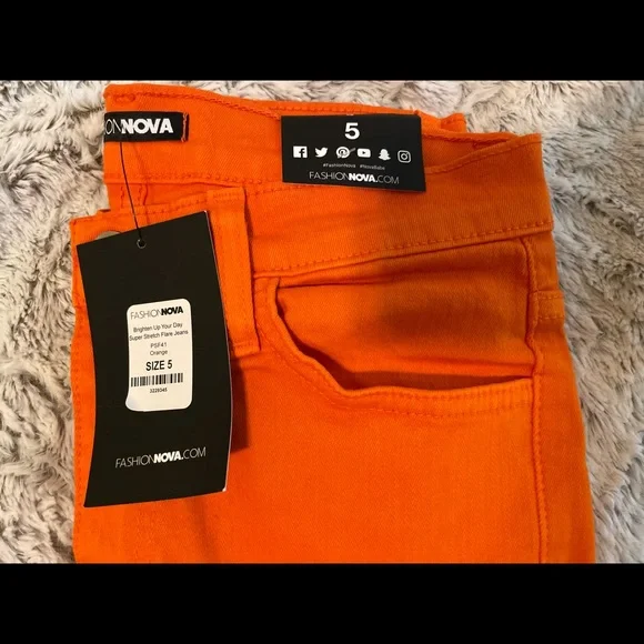 Fashion Nova ripped Flare/wide leg Jeans - Picture 6 of 8